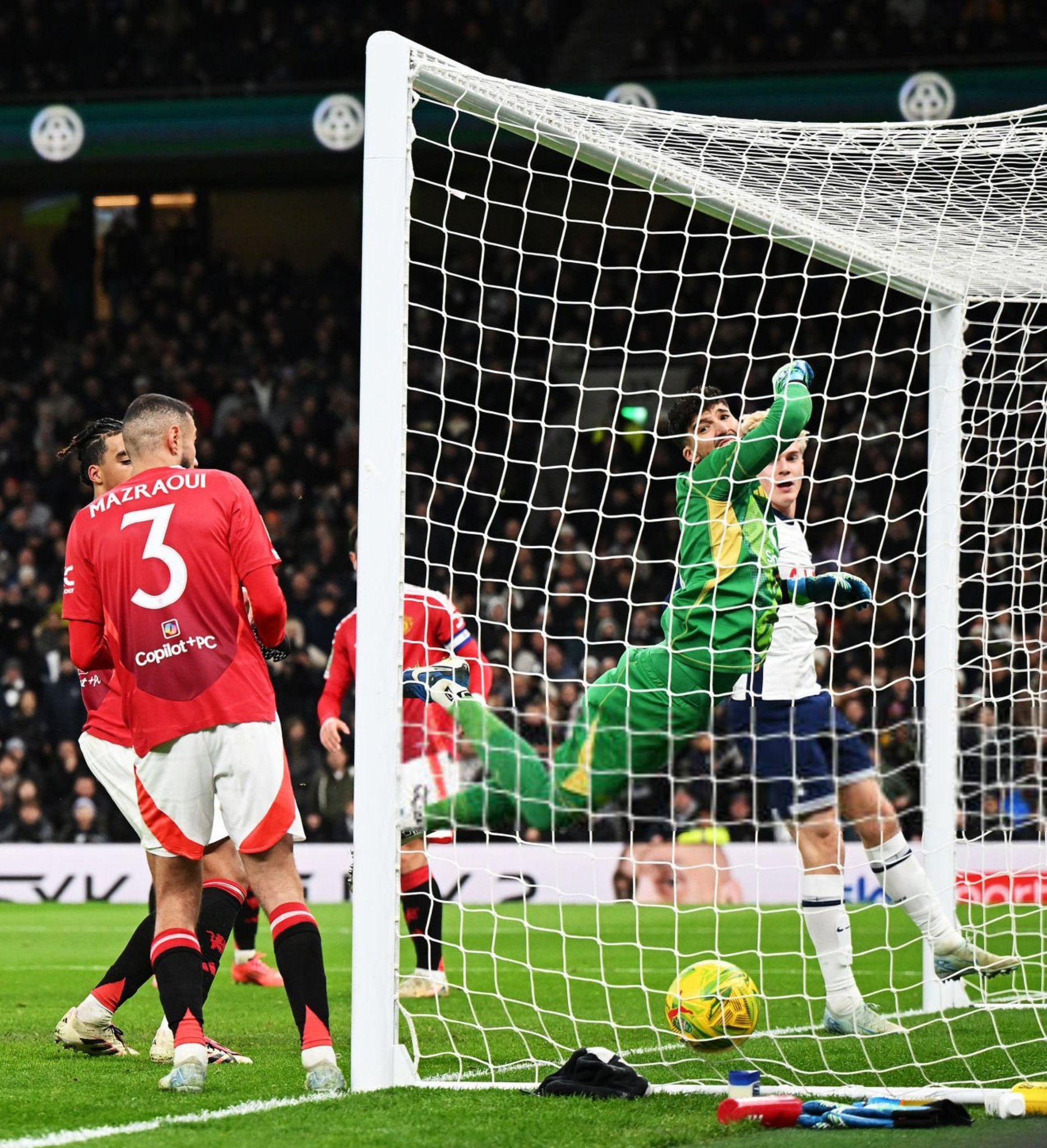 球队赛季初步热身赛取得胜利，信心爆棚