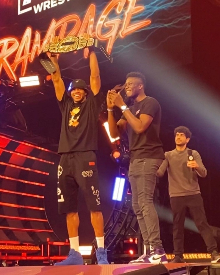 字母哥回归赛场，势不可挡首场状态亮眼，阿森纳观众沸腾！